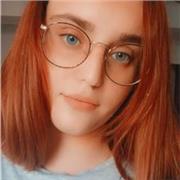Soy una estudiante, actualmente estoy estudiando, vivo en Tarragona centro